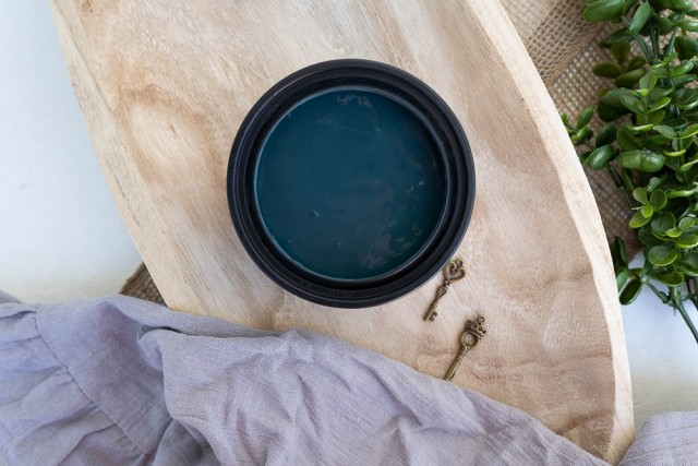 Dixie Belle Terra Clay Paint - London